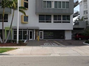 225 179th Dr in Sunny Isles Beach, FL - Building Photo - Building Photo
