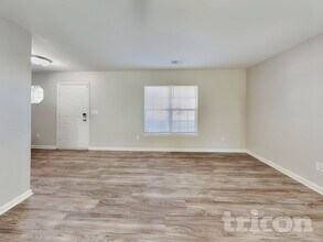 5745 Henderson Oaks Dr in Charlotte, NC - Building Photo - Building Photo