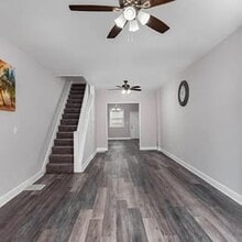 428 N Lakewood Ave, Unit Room 2 in Baltimore, MD - Building Photo - Building Photo