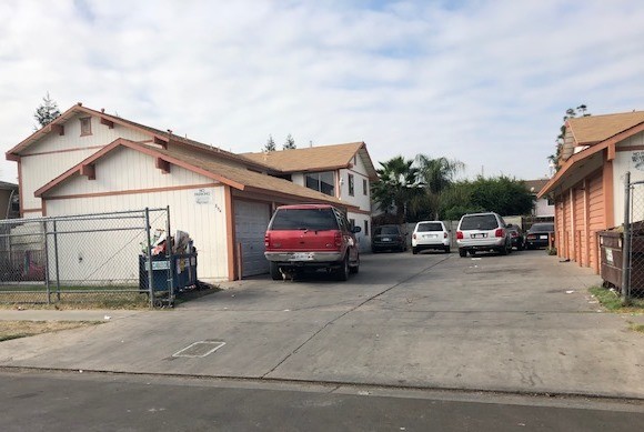 (2) 4plexes - S/E Fresno