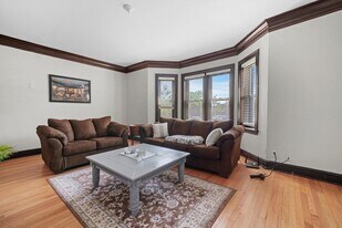 32 Lawton Rd in Riverside, IL - Building Photo