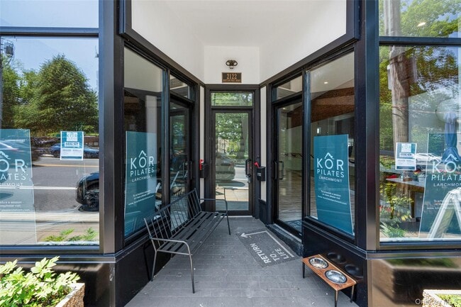 2122 Boston Post Rd in Larchmont, NY - Building Photo - Building Photo