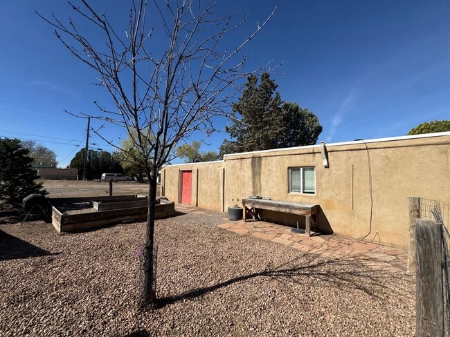 330 Pueblo Solano Rd NW in Los Ranchos de Albuquerque, NM - Building Photo - Building Photo
