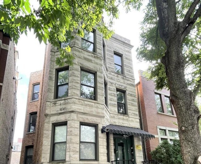 1931 N Hoyne Ave