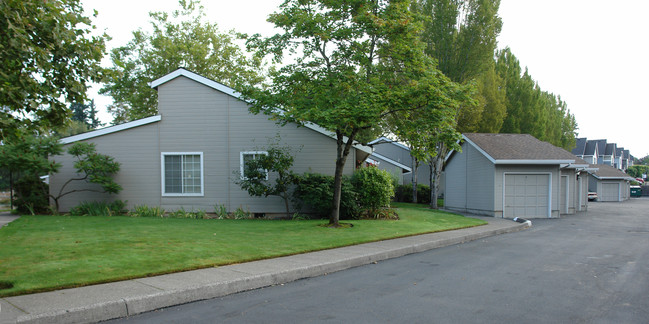 The Village at Forest Glen in Beaverton, OR - Foto de edificio - Building Photo