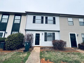 31 Countryplace Ln in Lynchburg, VA - Building Photo