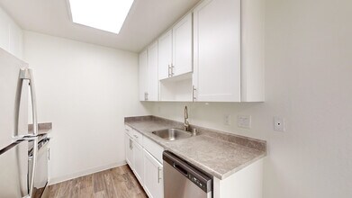 400 Alameda del Prado-Unit -400H in Novato, CA - Building Photo - Building Photo