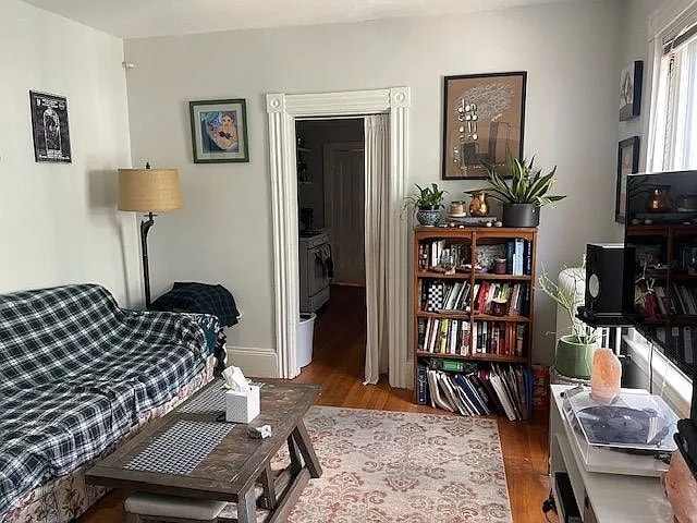 17 Endicott Ave, Unit 4 in Somerville, MA - Building Photo - Building Photo