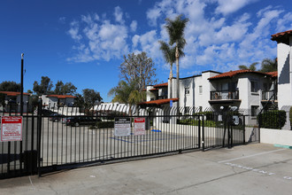 Mollison El Dorado in El Cajon, CA - Foto de edificio - Building Photo