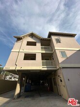 2646 Ellendale Pl in Los Angeles, CA - Building Photo - Building Photo