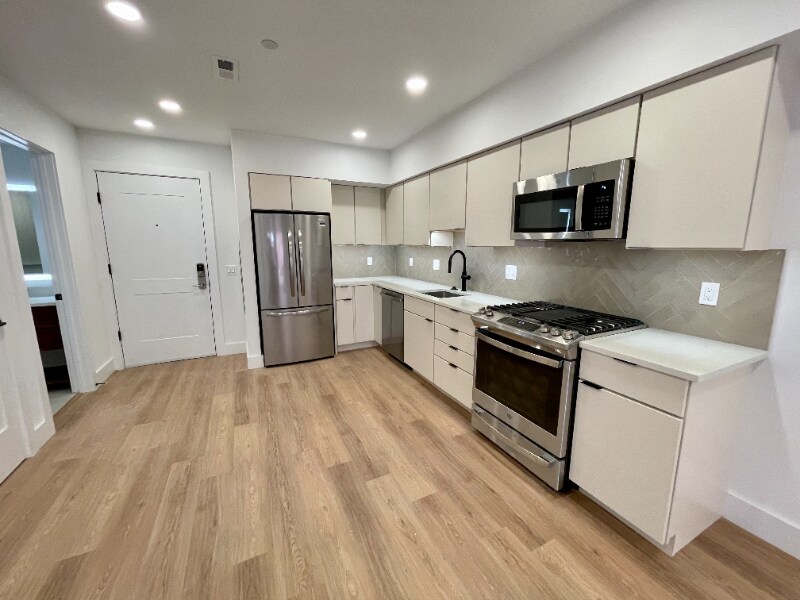 716 L St SE-Unit -203 in Washington, DC - Building Photo