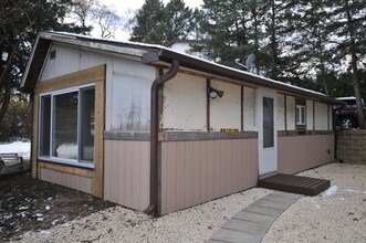 6N311 Gary Ave in Roselle, IL - Building Photo - Building Photo