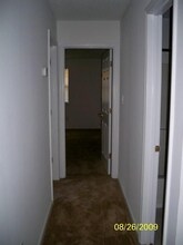 214 Wyndham Cir in Greenville, NC - Foto de edificio - Building Photo