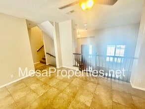 322 W Foothill Blvd in Azusa, CA - Building Photo - Building Photo