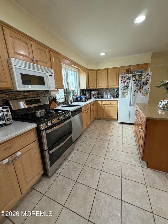 41 Dwight Dr in Ocean Township, NJ - Building Photo - Building Photo