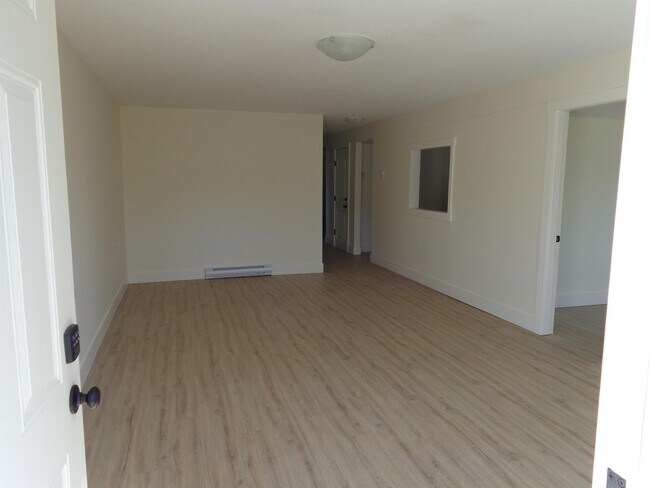 422 Eighth St in Nanaimo, BC - Building Photo - Building Photo
