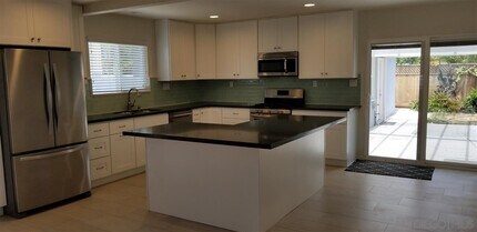 3445 Bayonne Dr in San Diego, CA - Building Photo - Building Photo