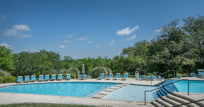 Hidden Lake Apartments in San Antonio, TX - Building Photo - Building Photo