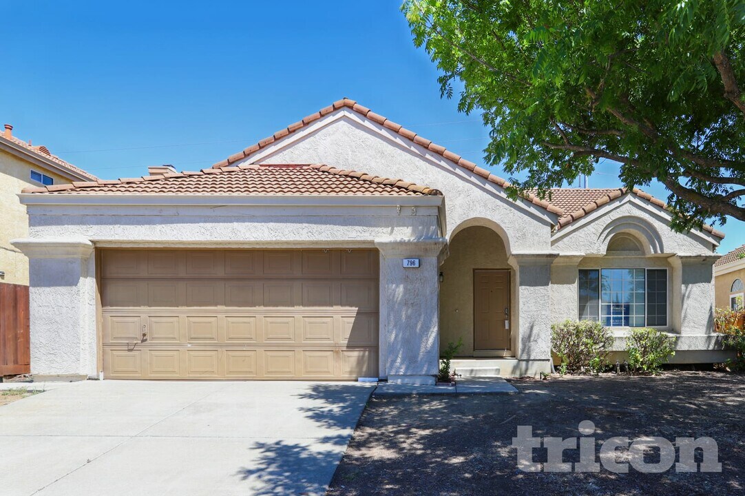 796 Derry Cir in Vacaville, CA - Building Photo