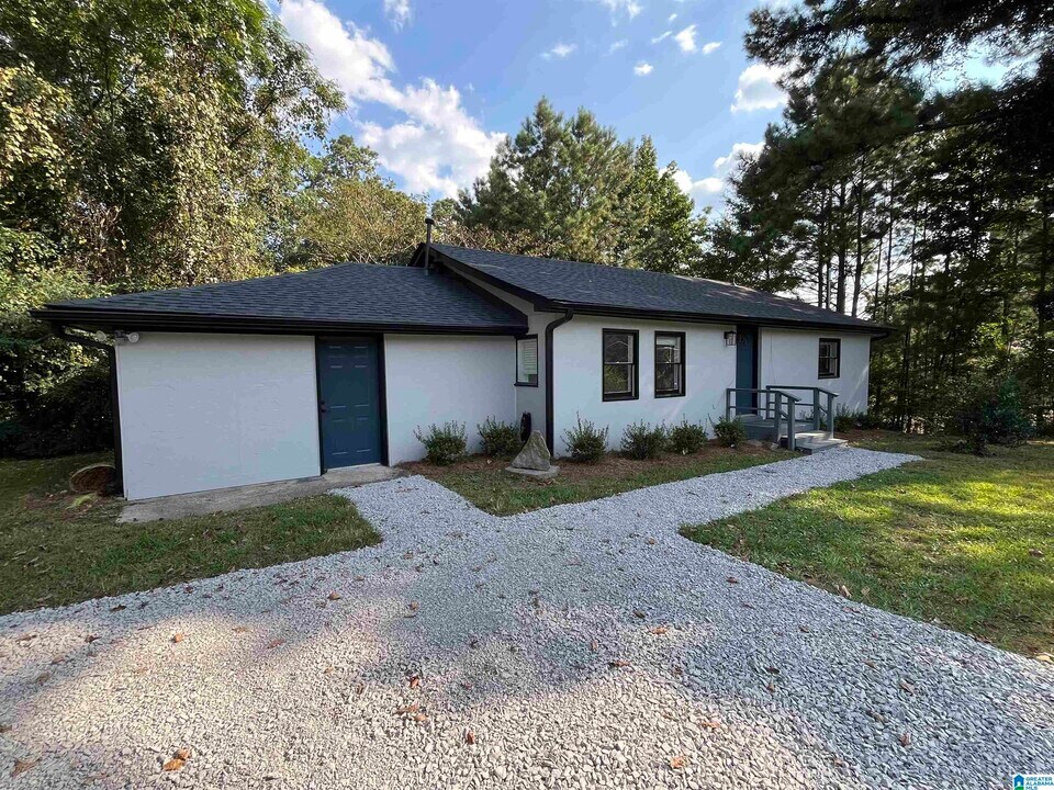 3637 Elmore Dr in Vestavia Hills, AL - Building Photo