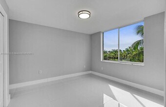 1740 NW N River Dr in Miami, FL - Building Photo - Building Photo