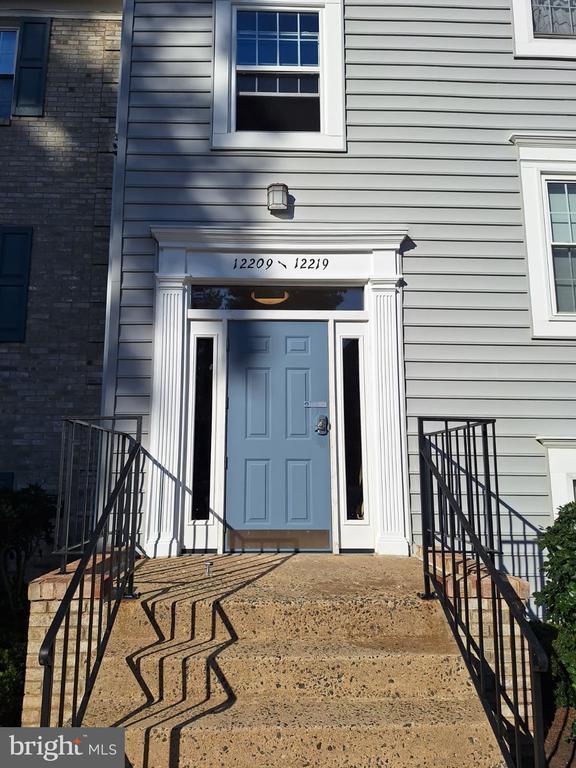 12219 Chaucer Ln in Woodbridge, VA - Building Photo - Building Photo