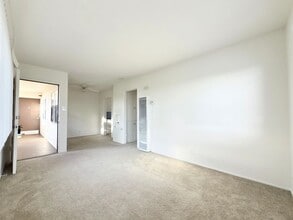 1712 S Pacific St in Oceanside, CA - Building Photo - Building Photo