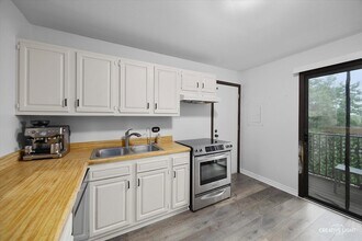 174 Dunteman Dr in Glendale Heights, IL - Building Photo - Building Photo