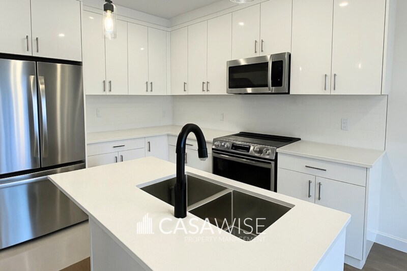10463-10159 159 St NW in Edmonton, AB - Building Photo
