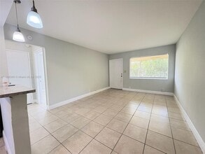 4340 NW 21st Ave in Fort Lauderdale, FL - Building Photo - Building Photo