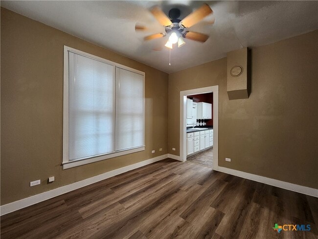 305 S Academy Ave in New Braunfels, TX - Building Photo - Building Photo