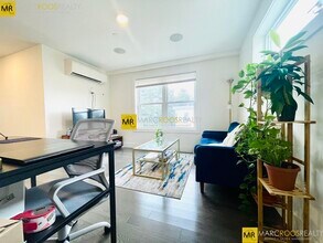 53 Kent St in Somerville, MA - Foto de edificio - Building Photo