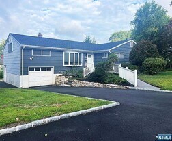18 Hillside Terrace in Montvale, NJ - Building Photo