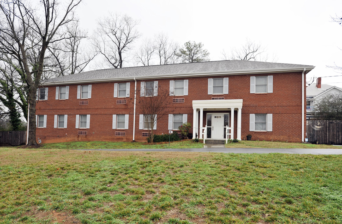 8 Howard St in Cartersville, GA - Foto de edificio