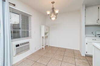 5011 Stoney Creek Rd in Culver City, CA - Building Photo - Building Photo