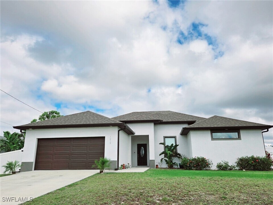 1819 NW 21st St in Cape Coral, FL - Building Photo
