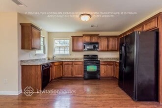 123 Village Pkwy in Woodstock, GA - Foto de edificio - Building Photo