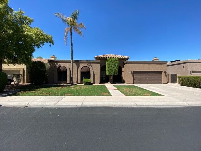 1118 W Newport Beach Dr in Gilbert, AZ - Building Photo - Building Photo