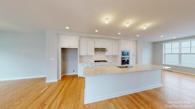 2877 Rayfield Ave in Ann Arbor, MI - Building Photo - Building Photo