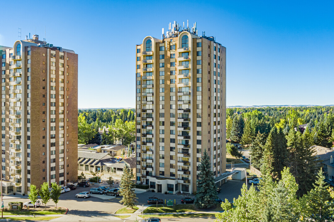 Glenmore Gardens in Calgary, AB - Building Photo