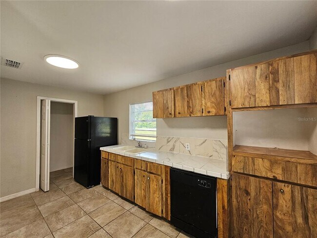 945 Reynolds Rd in Lakeland, FL - Building Photo - Building Photo