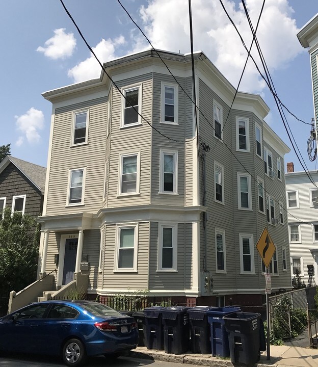 Triplex in Cambridge, MA - Building Photo