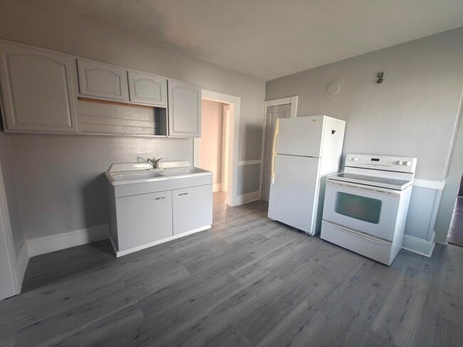 59 Lester St, Unit 2