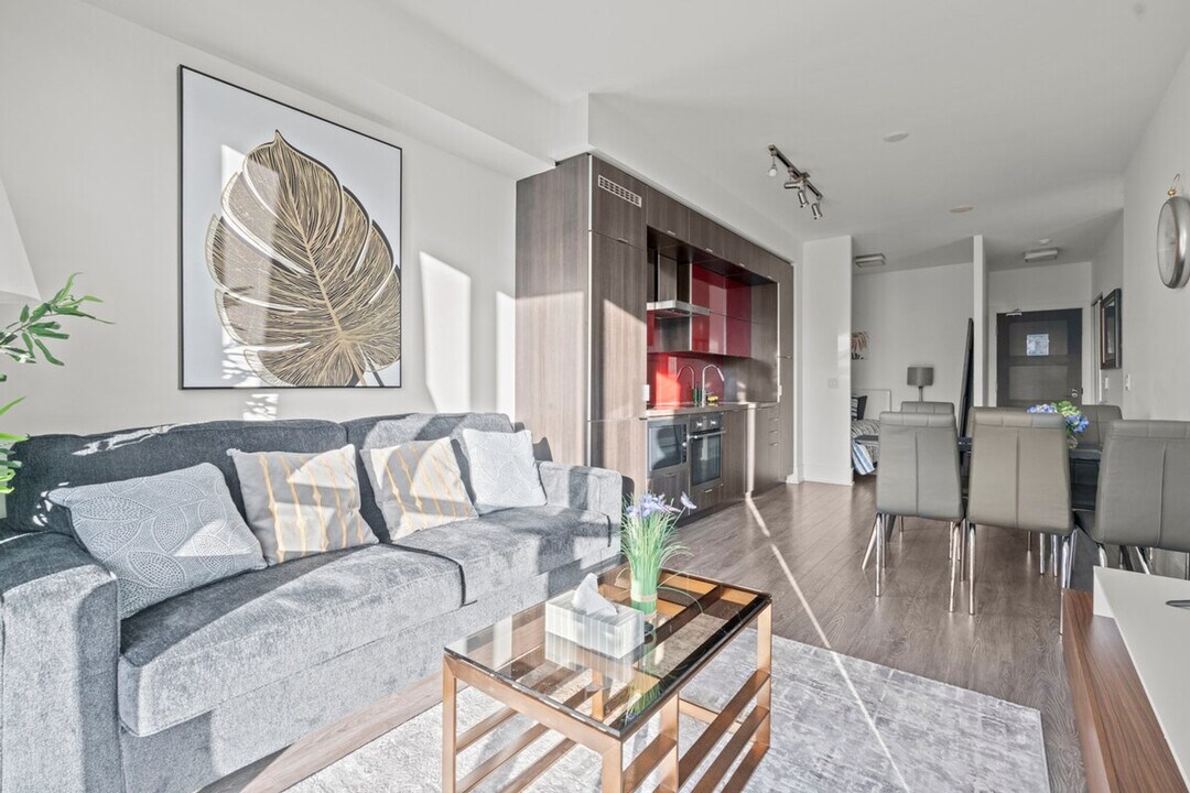 15 John St in Toronto, ON - Building Photo