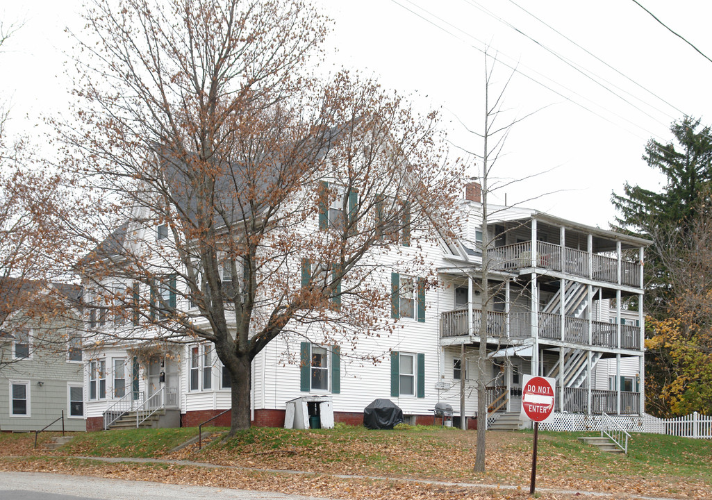 34 Lamb St in Westbrook, ME - Building Photo