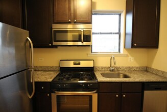 2807 W Lawrence Ave, Unit D2S in Chicago, IL - Building Photo - Building Photo