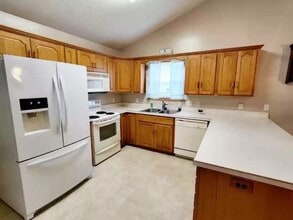 1301 Sierra Dr in Salina, KS - Building Photo - Building Photo