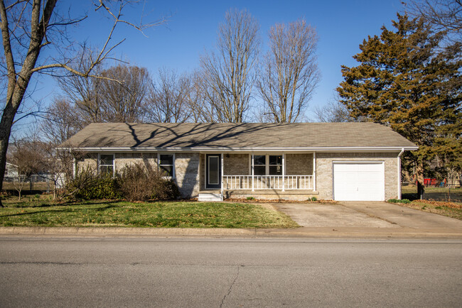 property at 908 S Maple St
