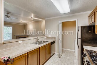 15074 NW Central Dr in Portland, OR - Building Photo - Building Photo