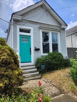 1916 S Preston St in Louisville, KY - Building Photo